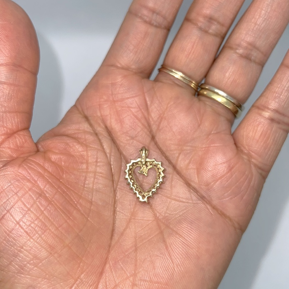 ZALES Real gold and diamond heart pendant - Picture 4 of 7